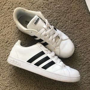 Adidas classic sneakers